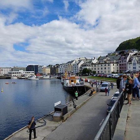 Alesund Apartment With Free Parking Esterno foto