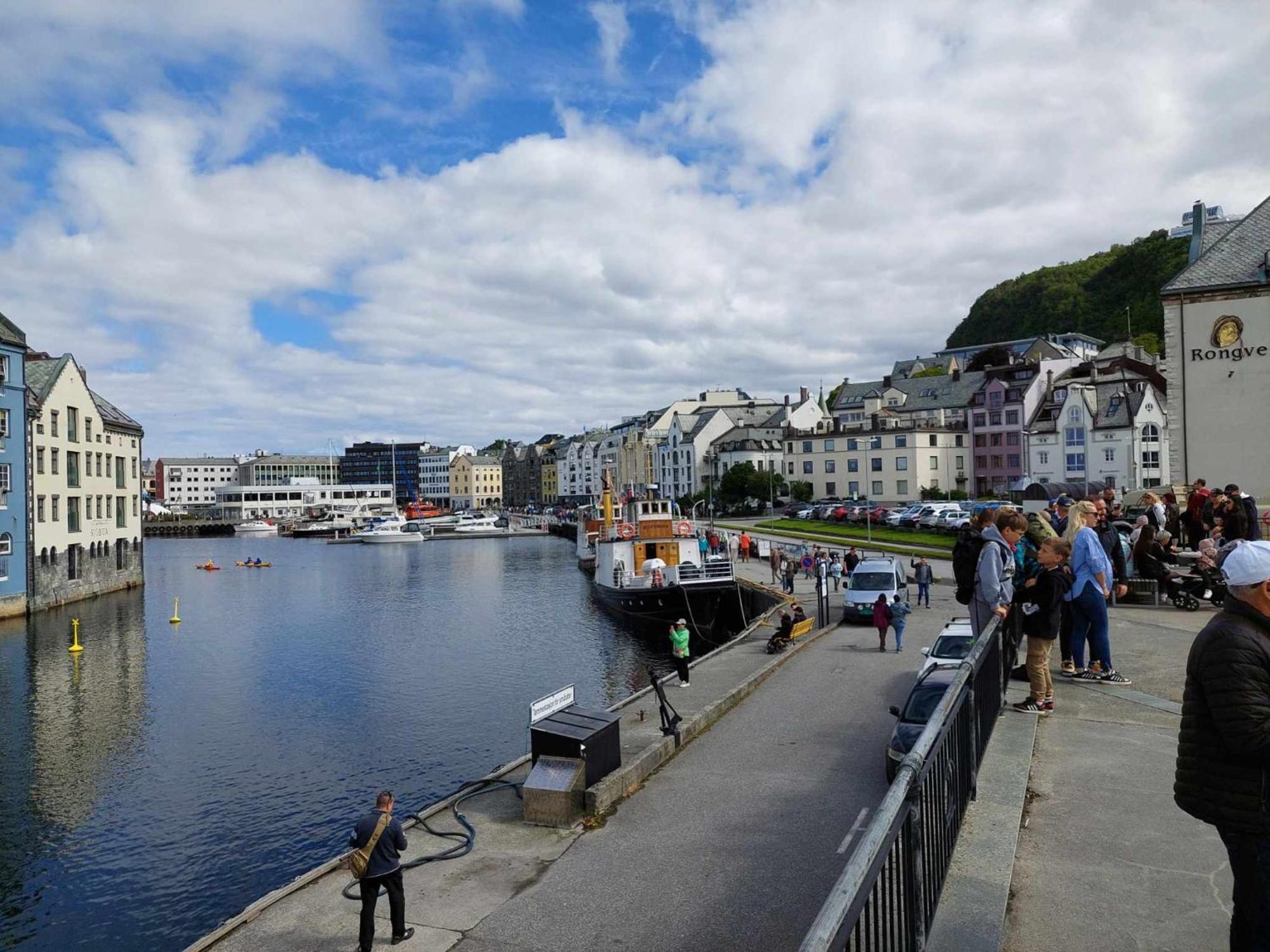 Alesund Apartment With Free Parking Esterno foto