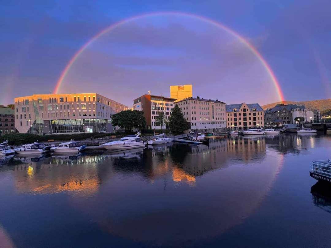 Alesund Apartment With Free Parking Esterno foto